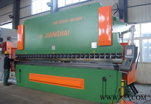 江蘇江海數(shù)控液壓折彎?rùn)C(jī)，剪板機(jī)，壓力機(jī)
