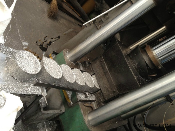 廢鋁屑壓塊機 廢鋁粉壓塊機 廢鋁顆粒壓塊機 廢鋁屑餅機