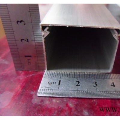鹽城50*30鋁線槽鋁卡槽鋁合金橋架生產(chǎn)銷售